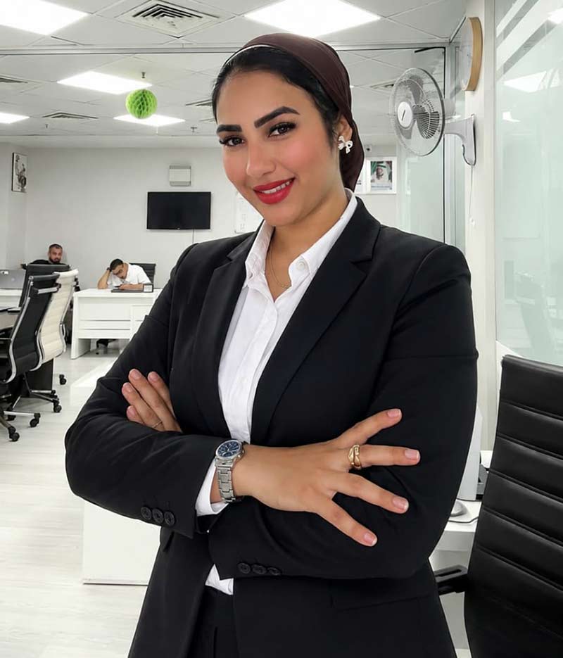 حبيبة عبد الله قسم المبيعات في شركة البيت بيتك