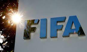 فيفا يعلن اسماء حكام مباريات كأس العالم للأندية بالإمارات
