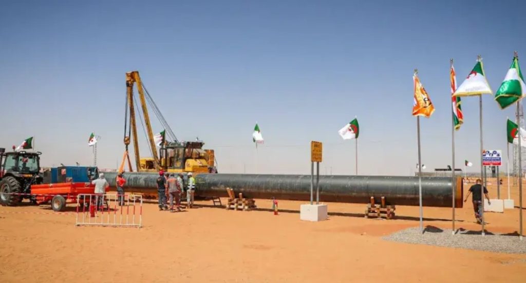 بعد 20 عاماً من الانتظار..الجزائر تطلق أشغال "مشروع القرن" لربط الغاز النيجيري بأوروبا ومنافسة شرسة مع المحور الأطلسي