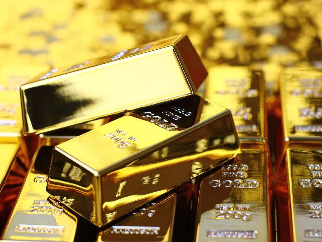 الذهب يرتفع بعد تراجعه بأكثر من 1%.. والأسواق تترقب كلمة رئيس الفيدرالي