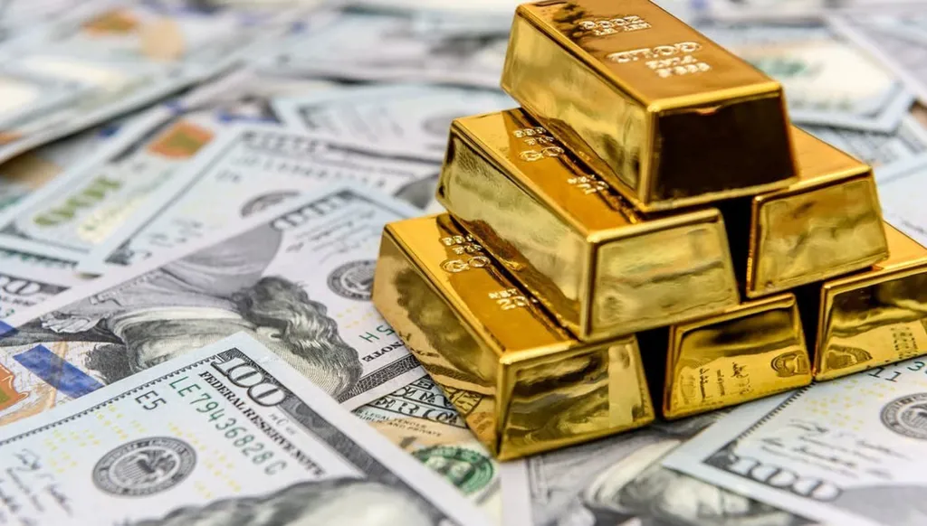 الذهب يتراجع مع ترقب رفع الفائدة الأميركية.. و برنت يقترب من 107 دولارات