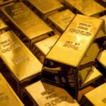 الذهب يتراجع ويتجه لخسارة أسبوعية تتجاوز 2%.. والفضة تهبط