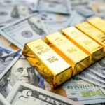 الذهب يتراجع 0.5% مع صعود الدولار وعوائد السندات الأمريكية