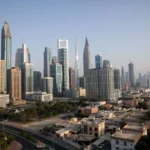 إس آند بي: عقارات دبي تستوعب التصحيح المتوقع.. وتراجع انكشاف البنوك يدعم الاستقرار