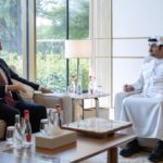 مكتوم بن محمد يبحث مع ستاندرد تشارترد فرص تعزيز التكامل المالي العالمي انطلاقاً من دبي